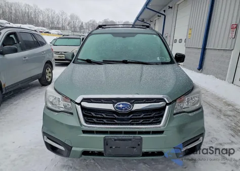 2018 Subaru Forester 2.5I Premium из США, поврежденный, VIN JF2SJAEC2JH561884